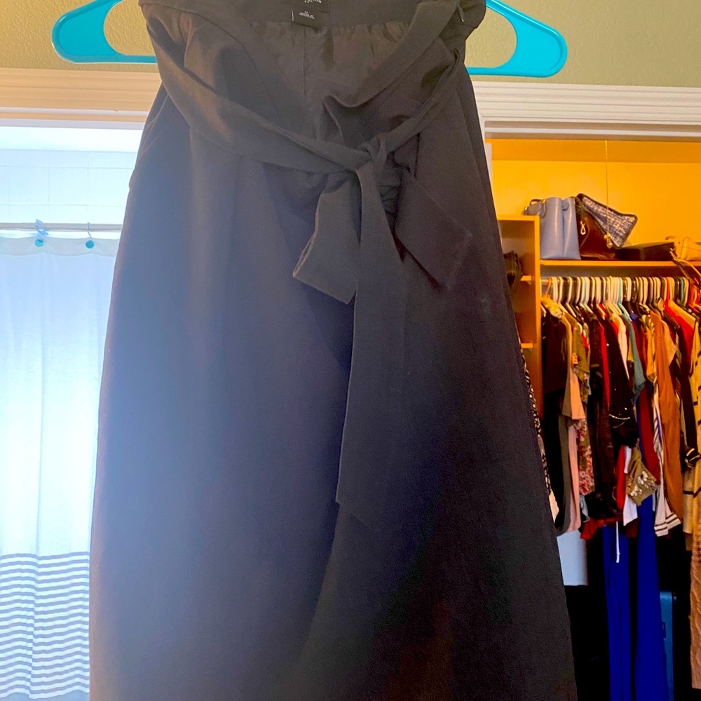 Gray AnnTaylor slim skirt